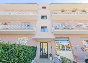 Facciata - Appartamento via Antonio Roveggio, frazione Dragona, Roma - foto 1