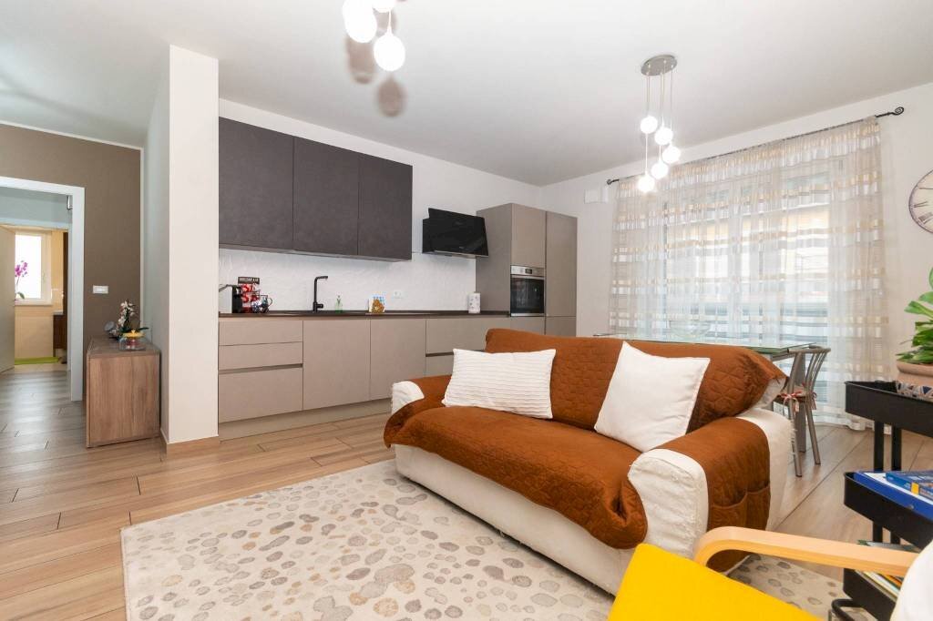 Three-room apartment Torino (neighborhood Aurora) - photo 1