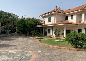 WhatsApp Image 2021-07-17 at 11.23.03 (5).jpeg - Villa via cappuccini, Squillace - foto 5