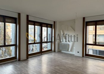 WhatsApp Image 2025-11-04 at 17.34.48 (2).jpeg - Office Busto Arsizio - photo 6