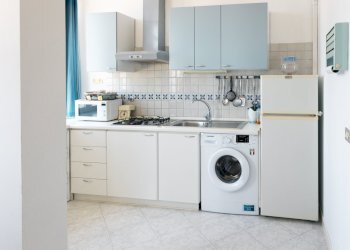 Soggiorno con angolo cottura - Bilocale Corso Maturzia, Sanremo - foto 3