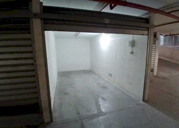 box b.jpg - Box Via della Piazzetta 4 R, Genova (zona San Martino) - foto 5