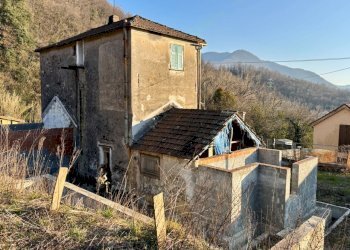IMG_7617.jpg - Casa indipendente Salita Chiappa di Struppa 20, Genova (zona Staglieno) - foto 1