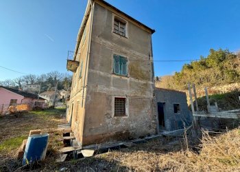 IMG_7596.jpg - Casa indipendente Salita Chiappa di Struppa 20, Genova (zona Staglieno) - foto 2