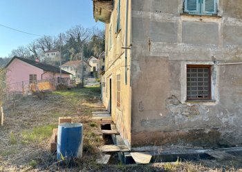 IMG_7595.jpg - Casa indipendente Salita Chiappa di Struppa 20, Genova (zona Staglieno) - foto 4