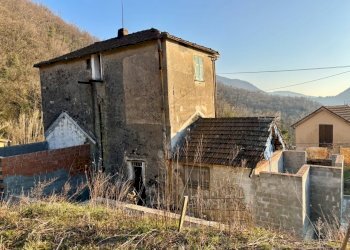 IMG_7620.jpg - Casa indipendente Salita Chiappa di Struppa 20, Genova (zona Staglieno) - foto 14