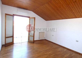 P1090577.JPG - Quadrilocale Borgo San Lorenzo - foto 8