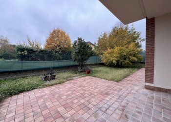 IMG_3705.JPG - Quadrilocale Reggio nell'Emilia - foto 1