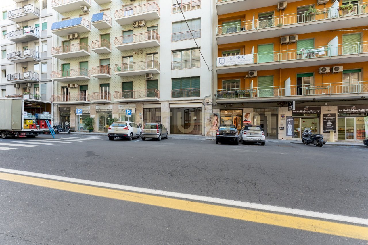 Garage Leopardi (1).jpg - Box Via Giacomo Leopardi 119, Catania - photo 1