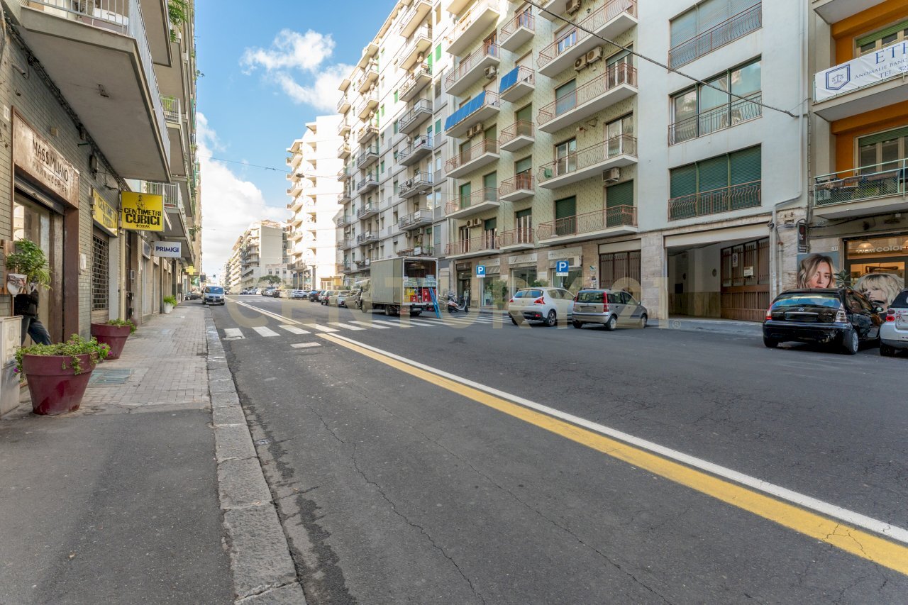 Garage Leopardi (2).jpg - Box Via Giacomo Leopardi 119, Catania - photo 2