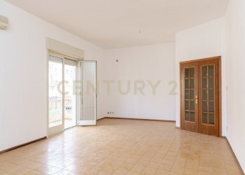 DSC06845.jpg - Appartamento Piazza Umberto I 12, Motta Sant'Anastasia - foto 1