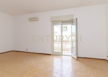 DSC06842.jpg - Appartamento Piazza Umberto I 12, Motta Sant'Anastasia - foto 2