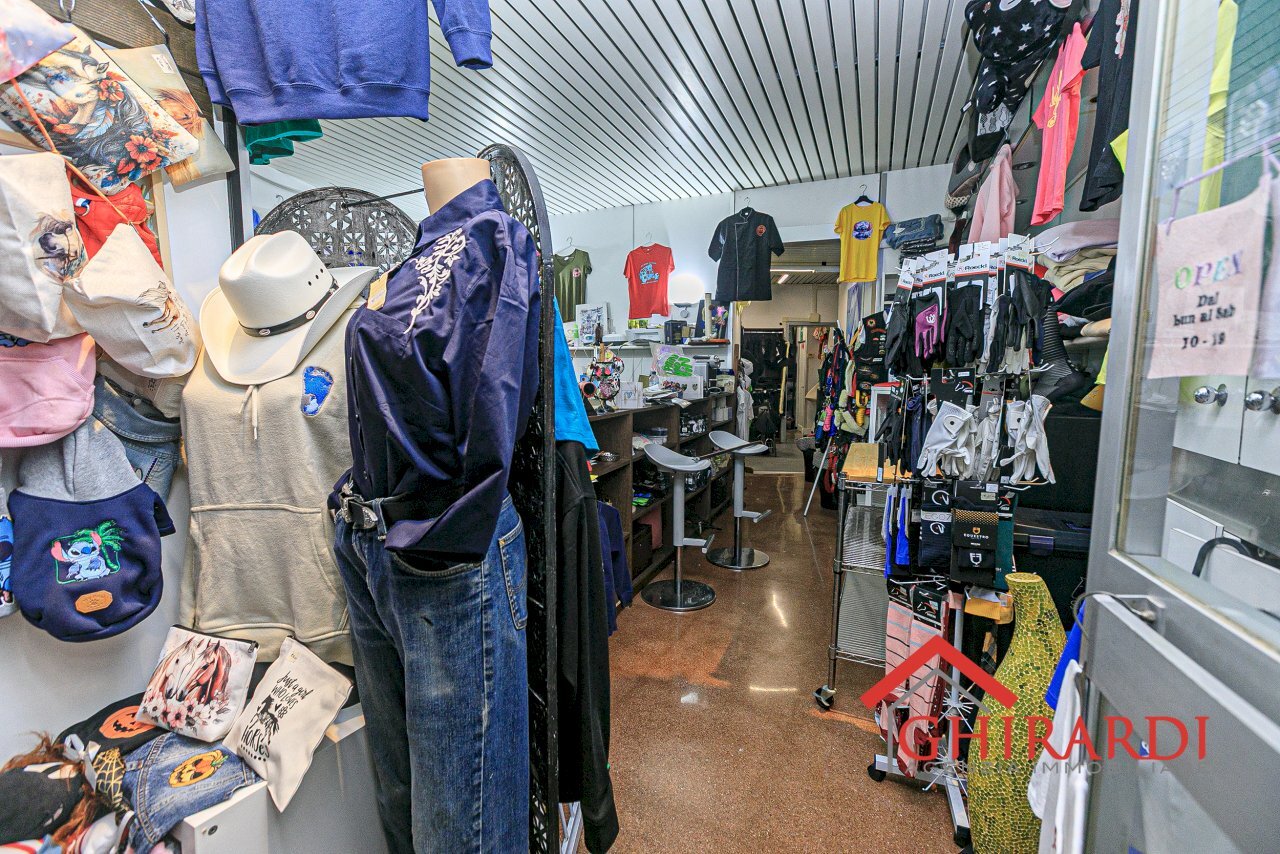 1.1 INGRESSO.jpg - Abbigliamento - Intimo VICO CAMPETTO 3/5 R, Genova - foto 3