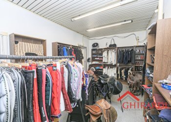 3.4 LOCALE 2.jpg - Abbigliamento - Intimo VICO CAMPETTO   3/5 R, Genova - foto 15