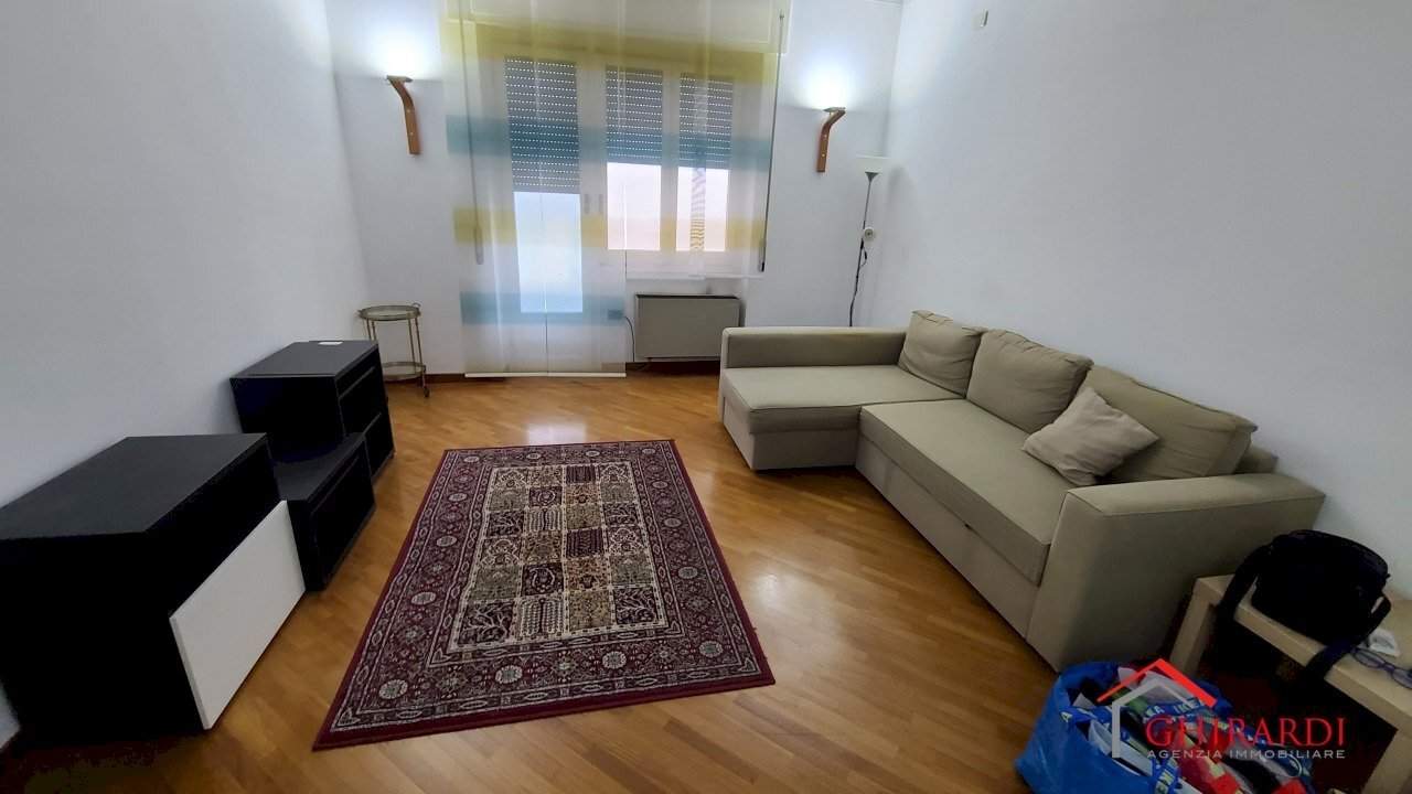 1.1 Soggiorno.jpg - Appartamento VIA GIAN PIETRO SERY 14A, Genova (zona Sestri Ponente) - foto 1