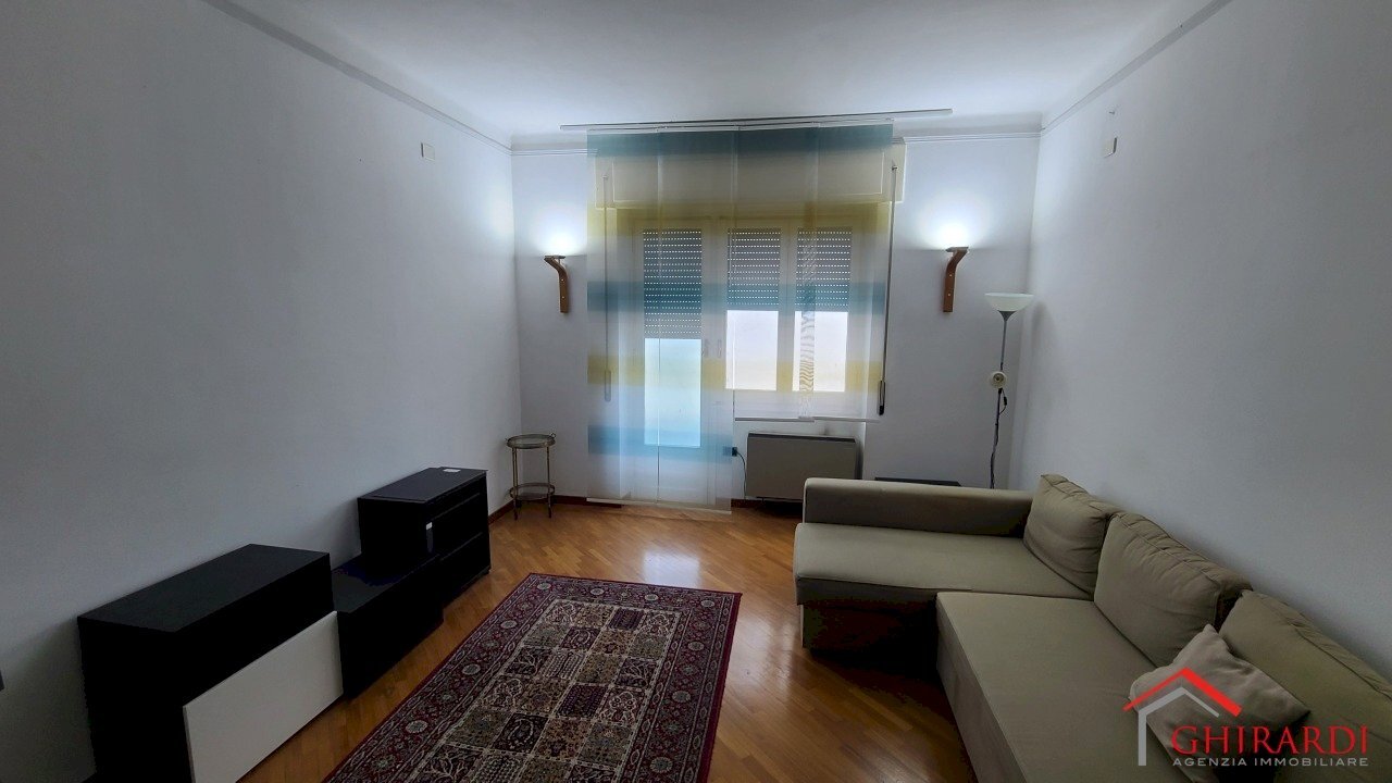 1.0 Soggiorno 1.jpg - Appartamento VIA GIAN PIETRO SERY 14A, Genova (zona Sestri Ponente) - foto 3