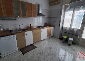 2.1 cucina.jpg - Appartamento VIA GIAN PIETRO SERY 14A, Genova (zona Sestri Ponente) - foto 5