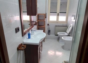 5.1 Bagno 1.jpg - Appartamento VIA GIAN PIETRO SERY 14A, Genova (zona Sestri Ponente) - foto 12