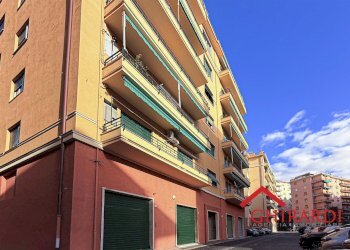 10.0 edificio.jpg - Appartamento VIA GIAN PIETRO SERY 14A, Genova (zona Sestri Ponente) - foto 16