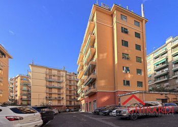 10.3 edificio.jpg - Appartamento VIA GIAN PIETRO SERY 14A, Genova (zona Sestri Ponente) - foto 19