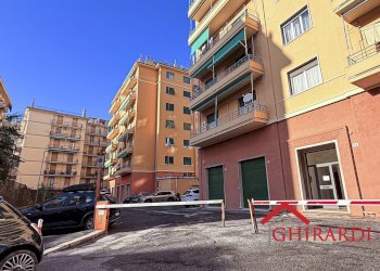 10.5 edificio.jpg - Appartamento VIA GIAN PIETRO SERY 14A, Genova (zona Sestri Ponente) - foto 22