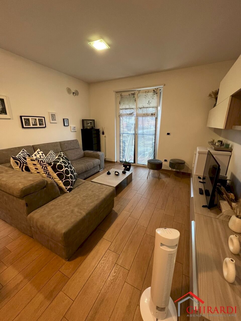 2.1 soggiorno.jpg - Appartamento VIA LUIGI CIBRARIO  33, Genova - foto 1