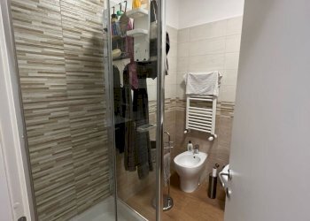 5.0 bagno.jpg - Appartamento VIA LUIGI CIBRARIO  33, Genova - foto 17