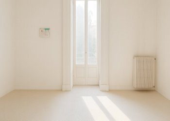 Stanza luminosa con porte francesi.png - Appartamento Vico dei Fieschi 2, Lecce - foto 10