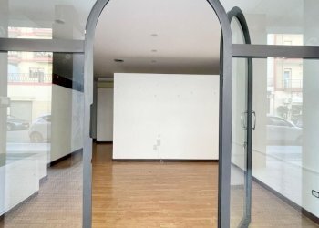 IMG-20251105-WA0003_risultato.jpg - Locale Commerciale Via G. D'Annunzio 61, Lecce - foto 2