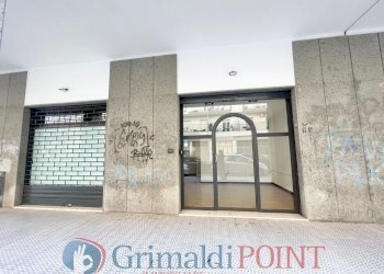 IMG-20251105-WA0004_risultato.jpg - Locale Commerciale Via G. D'Annunzio 61, Lecce - foto 4