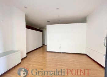 IMG-20251105-WA0005_risultato.jpg - Locale Commerciale Via G. D'Annunzio 61, Lecce - foto 5