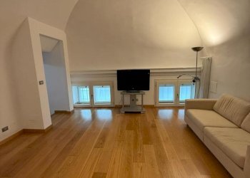 7.jpg - Two-room apartment Via Santa Maria, Torino (neighborhood Quadrilatero Romano) - photo 2