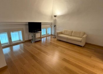 8.jpg - Two-room apartment Via Santa Maria, Torino (neighborhood Quadrilatero Romano) - photo 3