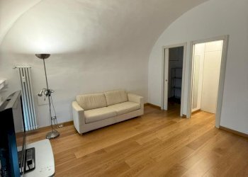 9.jpg - Two-room apartment Via Santa Maria, Torino (neighborhood Quadrilatero Romano) - photo 4