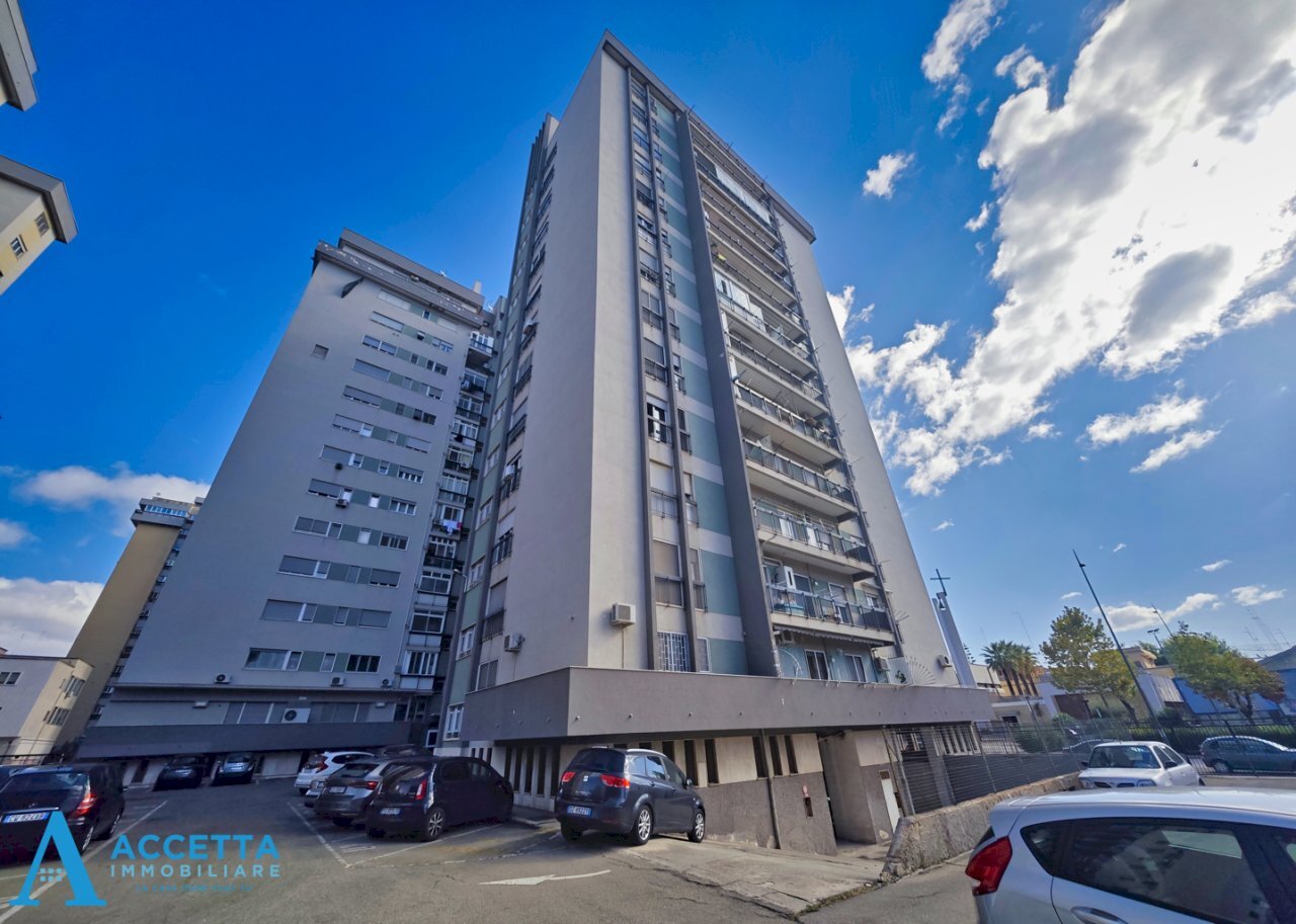 facciata - Quadrilocale Via Veneto  116, Taranto - foto 2