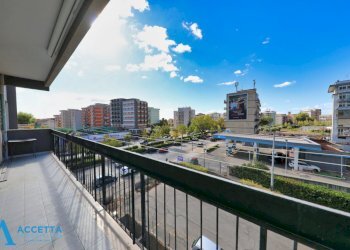 balcone - Quadrilocale Via Veneto 116, Taranto - foto 5