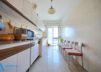 cucina - Quadrilocale Via Veneto 116, Taranto - foto 8