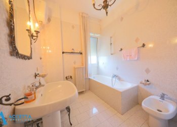 bagno - Quadrilocale Via Veneto 116, Taranto - foto 14