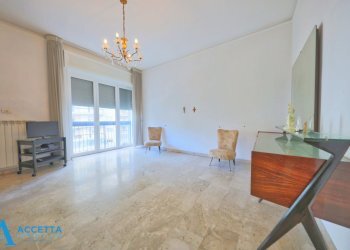 camera da letto - Quadrilocale Via Veneto 116, Taranto - foto 15