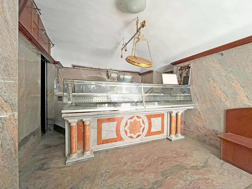 Shop Via Silvio Pellico, Pinerolo - photo 3