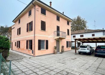 Four-room apartment Via Prov. Inferiore, Molinella - photo 1