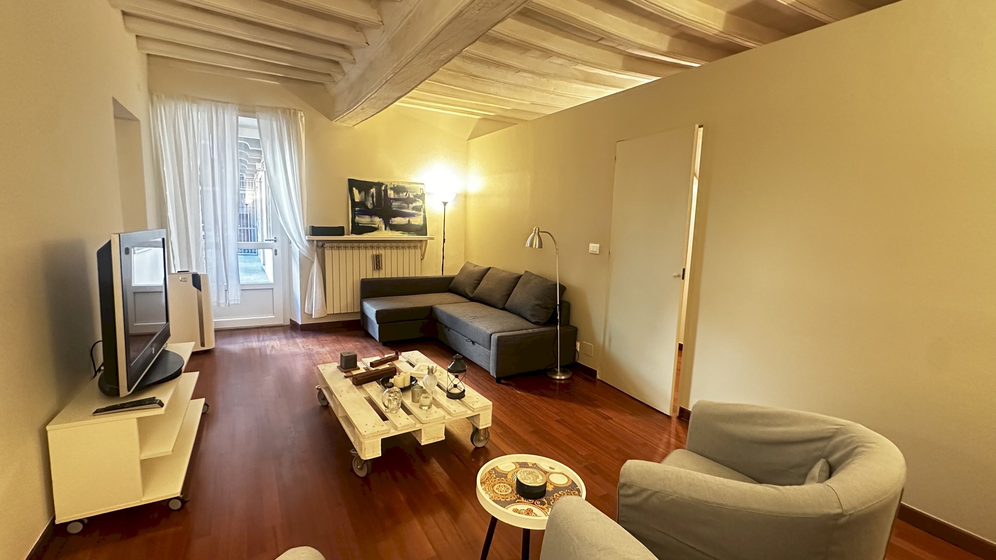 Salone - Bilocale via Santa Croce, 2, Torino (zona Centro) - foto 1