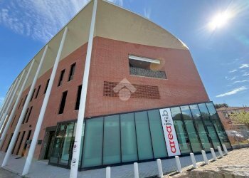 Office Via leonilde Iotti, Forlì - photo 1