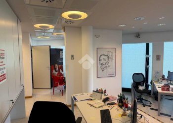 Office Via leonilde Iotti, Forlì - photo 4