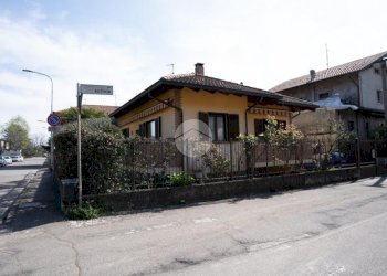 Portion of a house Via Olona, Rho - photo 22