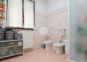 Portion of a house Via Olona, Rho - photo 13