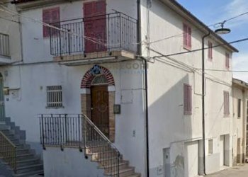 Foto 1 - Casa semi indipendente MARROCCHI
 
2, Campli - foto 1