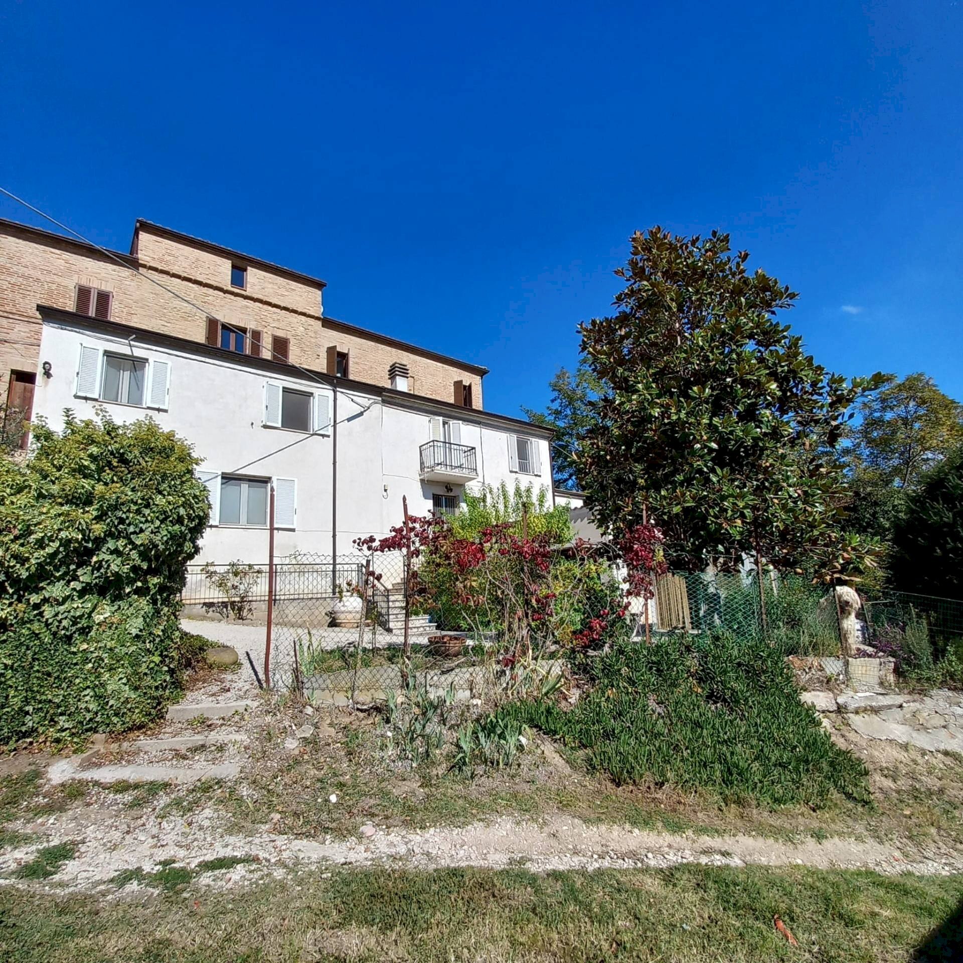 Foto 1 - Casa semi indipendente Virgil Grissom 1
 
1, Falerone - foto 1