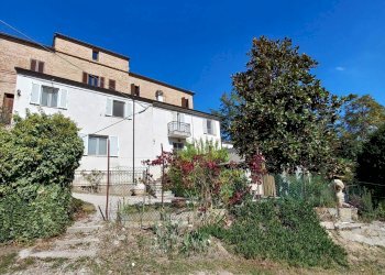 Foto 1 - Casa semi indipendente Virgil Grissom 1
1, Falerone - foto 1