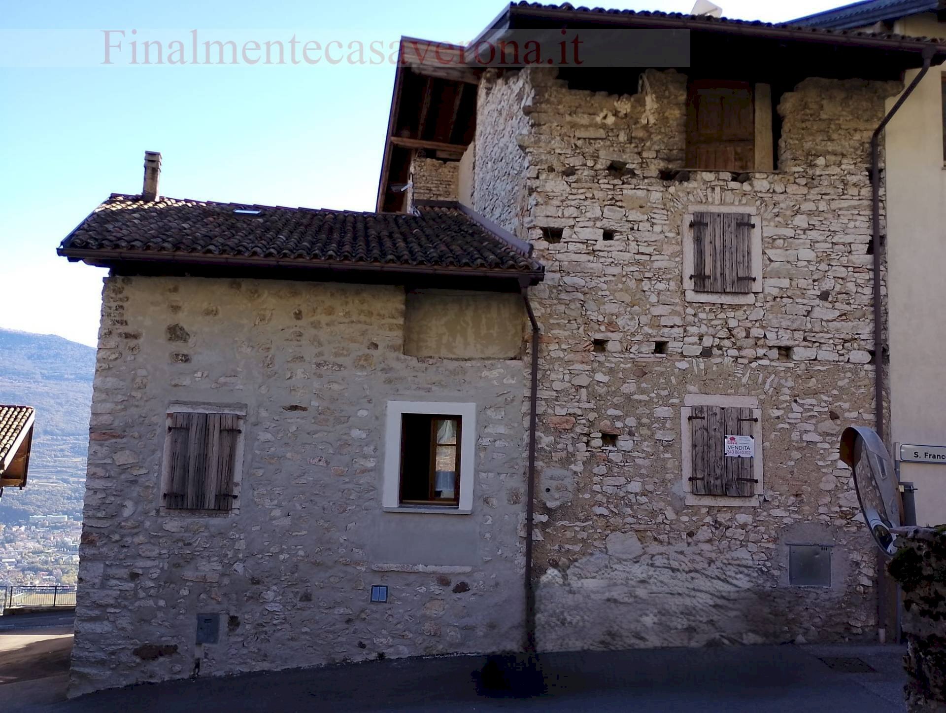 vista - Rustico Via Diaz
 
1, Isera - foto 1